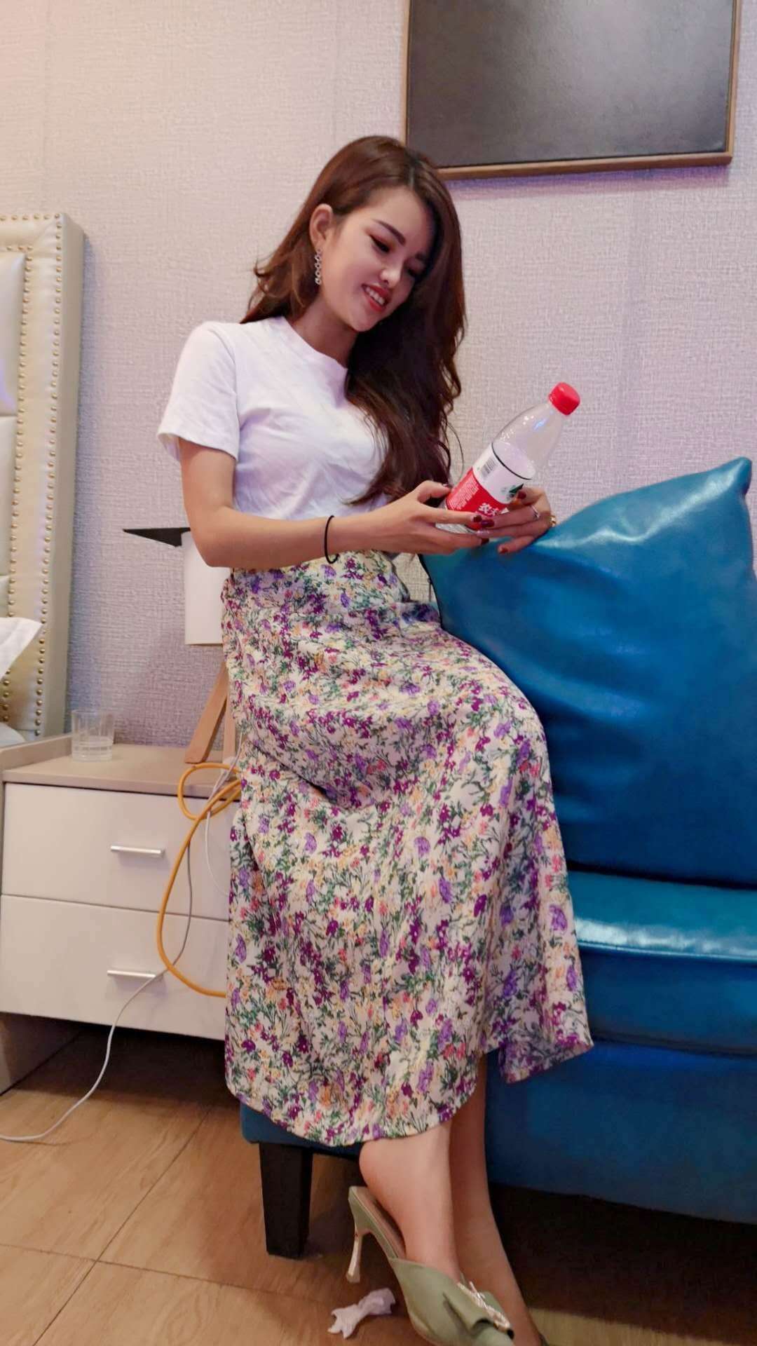 性感的美女值得一尝贝贝